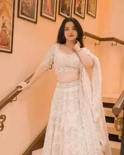Escort Makrana
